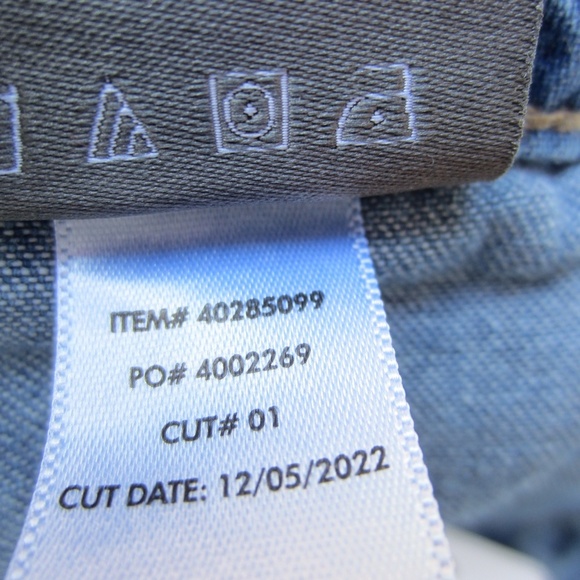 Torrid Short Women's 24 Relax Utility Light Weight Mid-Rise Medium Wash NEW - Picture 8 of 16